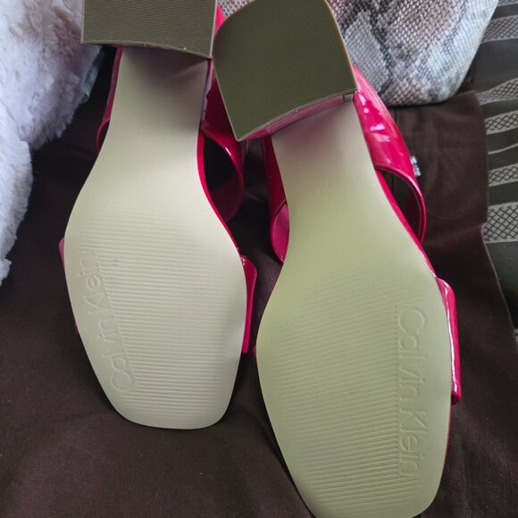 Calvin Klein Henna Sandals Size 9 (New) - Picture 3 of 3